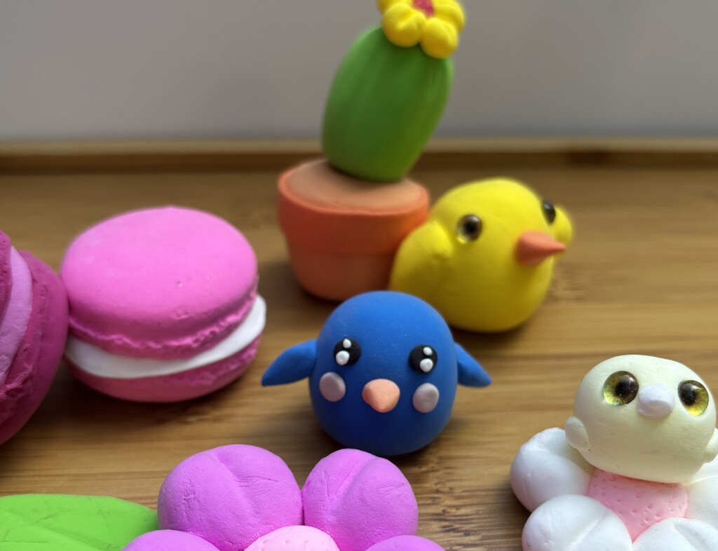 Cute bird figures made with air dry foam clay.
